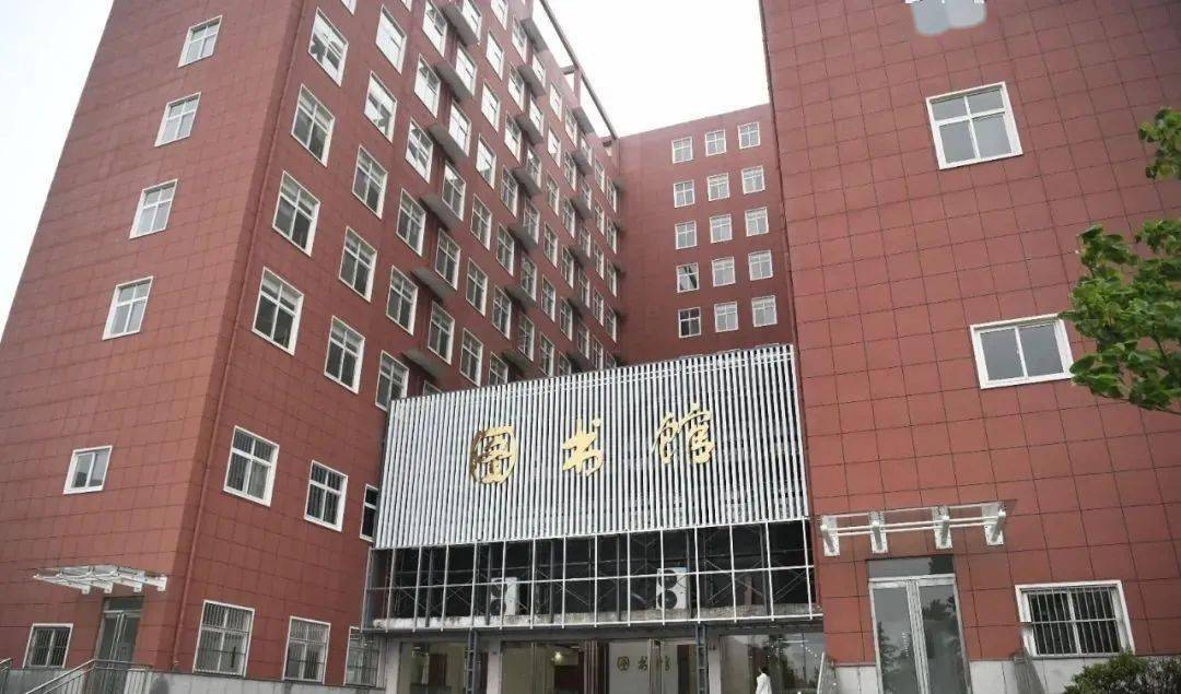 沙依巴克区成人教育事业单位最新领导及其领导下的教育改革与发展